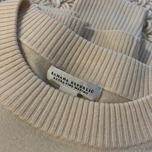 Banana Republic Merino Wool Sweater Small